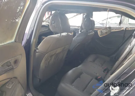 2015 Mercedes-Benz Gla 250 z USA, uszkodzony, nr VIN WDCTG4EB8FJ181677